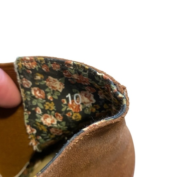 Seychelles Brown Ankle Boots with Suede Finish and Strap Detail Size 10 - Picture 2 of 9